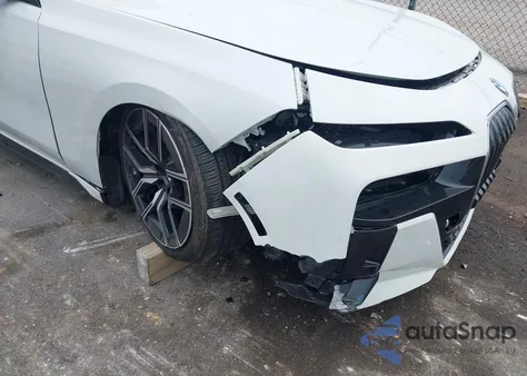 2025 BMW 740I xDrive z USA, uszkodzony, nr VIN WBA33EH00SCV71427